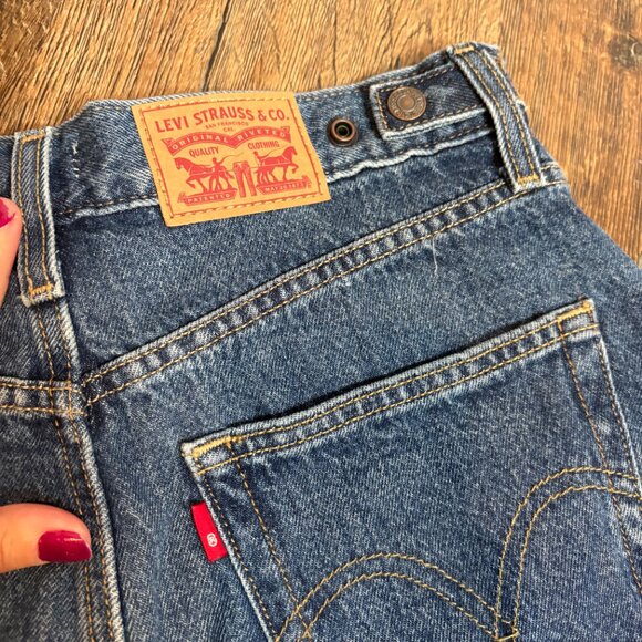 Levi's Cinch Denim Shorts - Picture 3 of 5